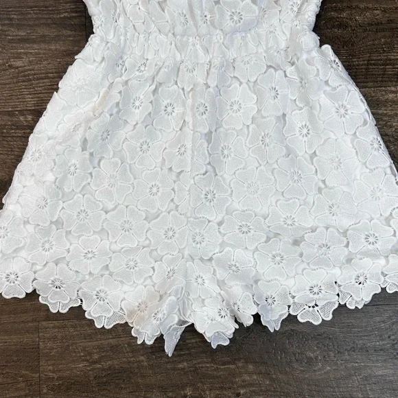 Petal & Pup White Lace Romper with Puff Sleeves - Picture 7 of 8